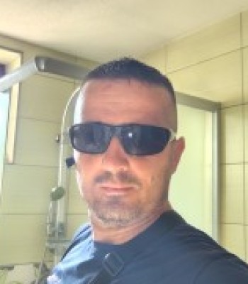 Slika profila Momcilo